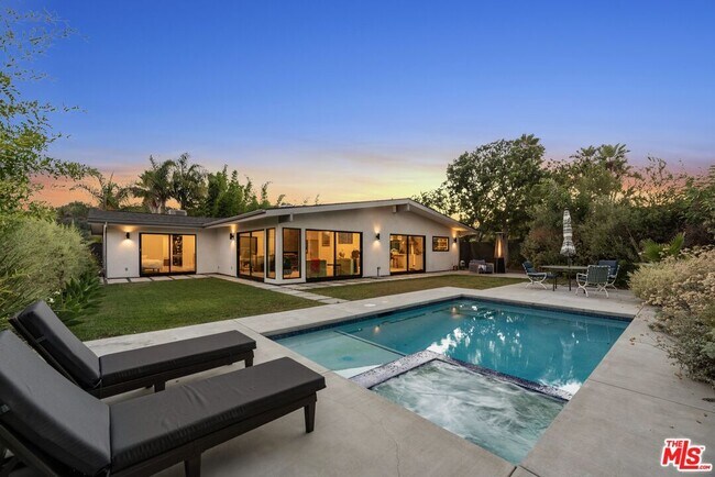 Photo - 8400 Edwin Dr