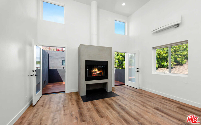 Photo - 667 Brooks Ave Townhome