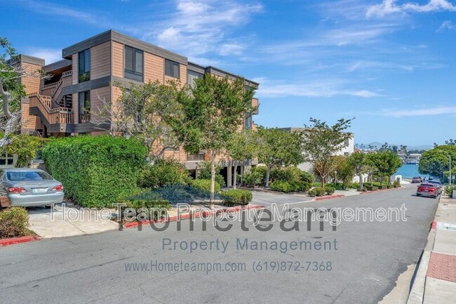 Photo - 2940 Lawrence St