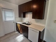 Photo - Charming and Bright 2 bed 1 bath in Point ... Apartment Unit 1717 Evergreen Street