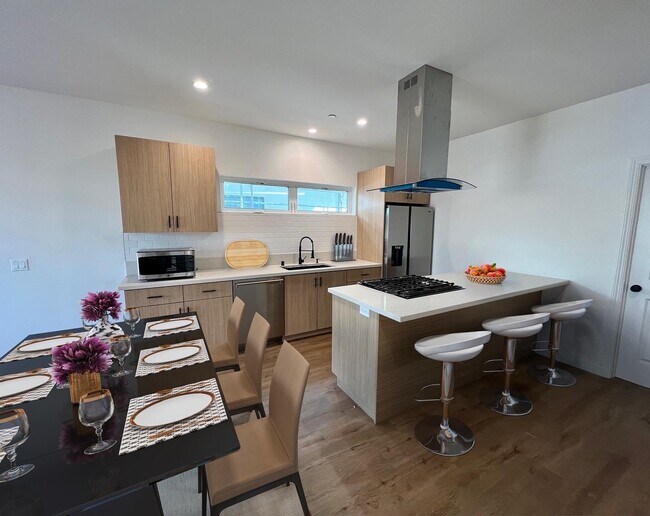 Photo - 6621 Beck Ave Unit 6621.5