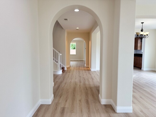 Photo - 6855 Edinburgh Rd