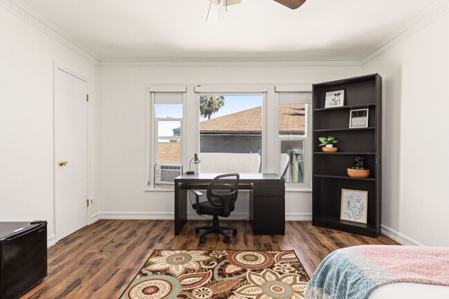 Photo - 515 Landfair Ave Unit Single Room 11 - 11