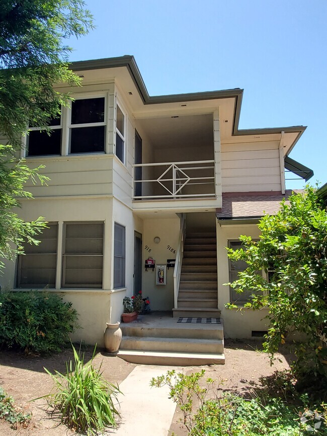 Building Photo - 918 1/2 N Verdugo Rd Unit 918.5  N. Verdugo Rd Rental