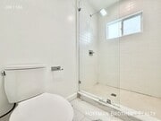 Photo - 566 N Kenmore Ave Unit 3