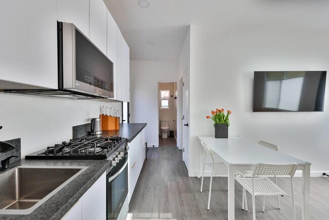 Photo - 3407 N Mountain View Dr Unit A