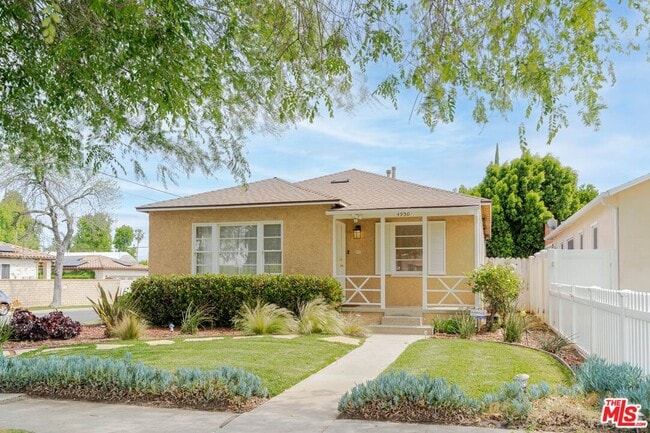 Building Photo - 4950 Newcastle Ave