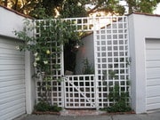Shared garden - 106 N Edgemont St Apartments Unit 2