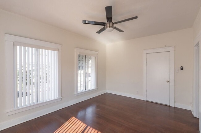 Photo - 4309 Main St Unit 101a