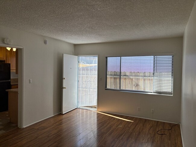 Building Photo - 3513 W Alameda Ave Unit 3513 #C