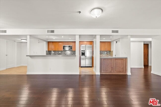 Photo - 10660 Wilshire Blvd Unit 705