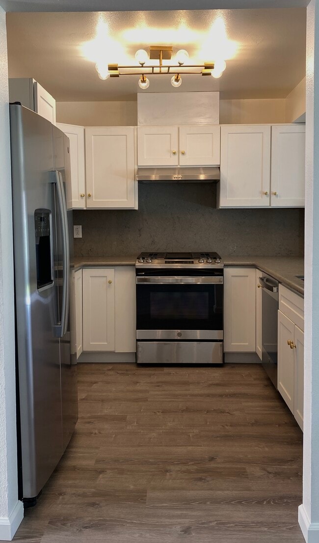 Photo - BOULDER CT (80A)