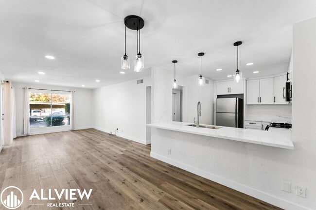 Building Photo - 25652 Rimgate Dr Unit 5D