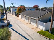 3 car garageLaundry - 546 Catalina Dr House
