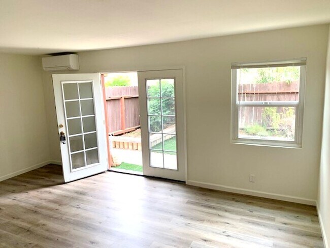 Photo - LVW Unit 8838 Lakeview Road B