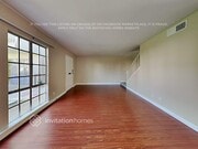 Photo - 1974 Glenoaks Ave