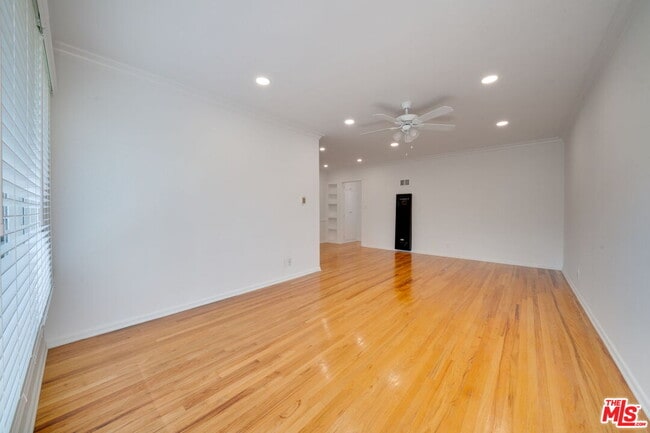 Photo - 827 Lincoln Blvd Unit H