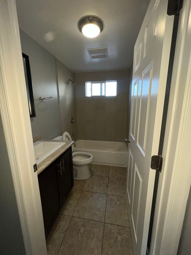 Photo - 253 E 69th St
