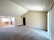 Photo - Charming 2 Bed/2 Bath Upstairs Condo in Qu... Unit 32