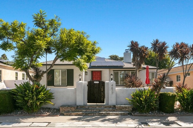 Spacious Talmadge Home WITH POOL! - Spacious Talmadge Home WITH POOL!