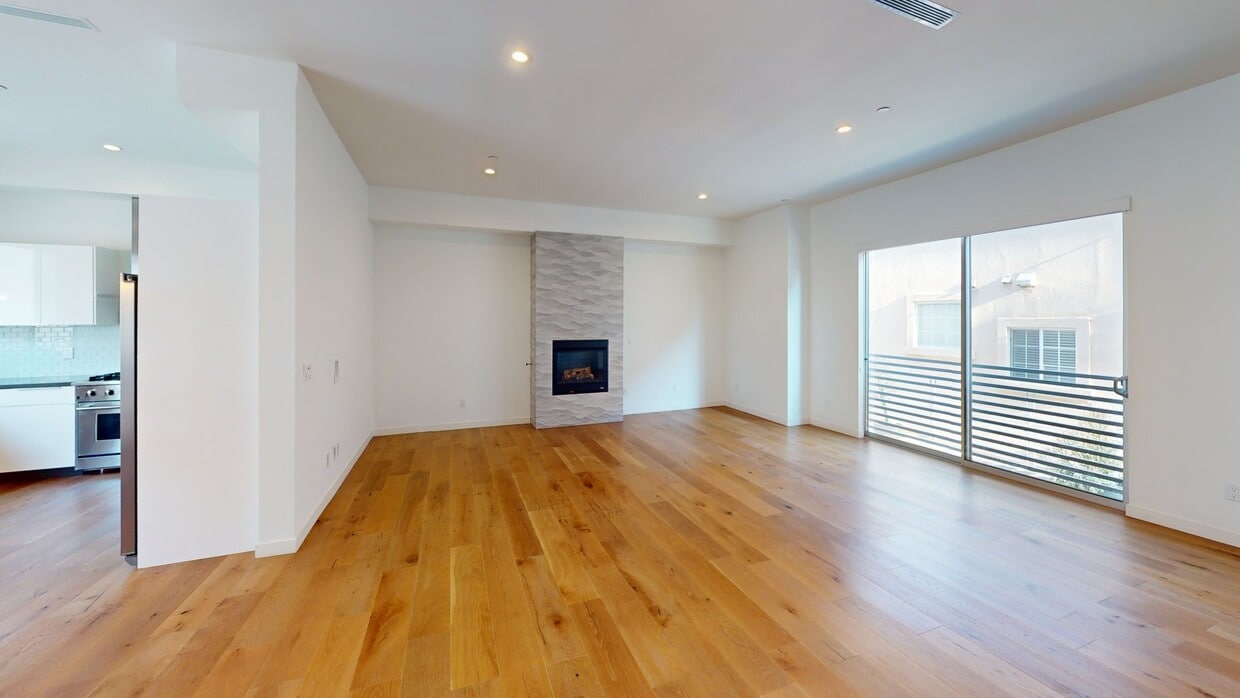 3D Tour - 1715 Armacost Ave Unit 3