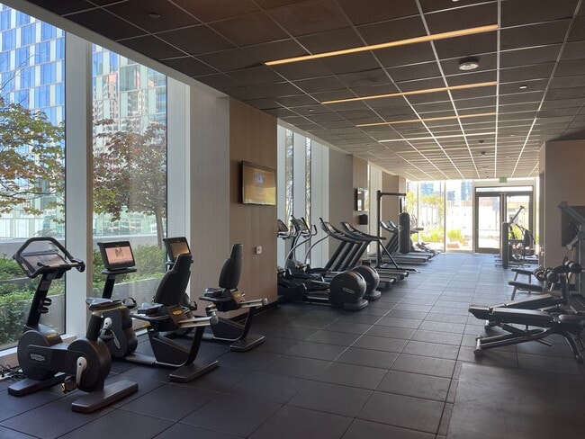 Photo - 889 Francisco St Unit 889 Francisco St, 2402