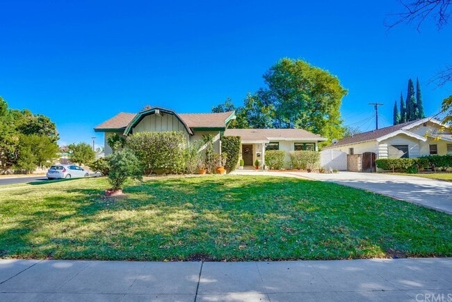 Photo - 9320 Yolanda Ave