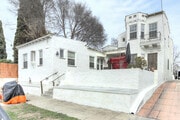 Photo - 1252 N Mariposa Ave Apartments