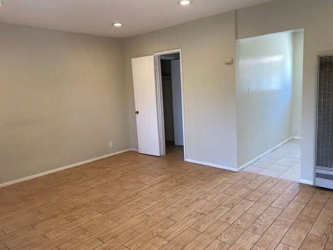 Photo - 220 W Spazier Ave Unit 220 #H