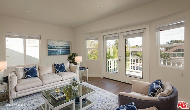 Photo - 727 N La Fayette Park Pl Unit 3