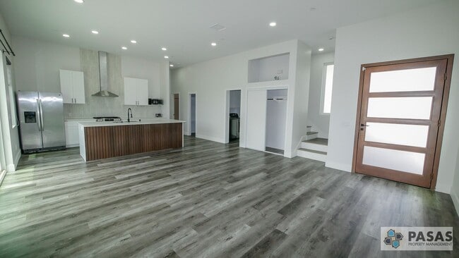 Photo - Newly Built Solar-Powered Home!