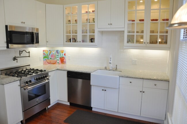 Building Photo - 232 W Micheltorena St Unit 1