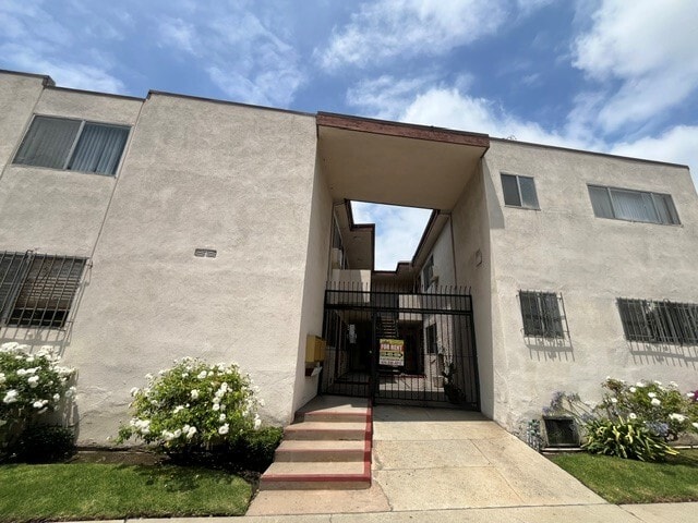 Photo - 3357 Oakhurst Ave.