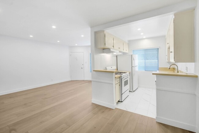 Photo - 11615 Darlington Ave Apartment Unit 08