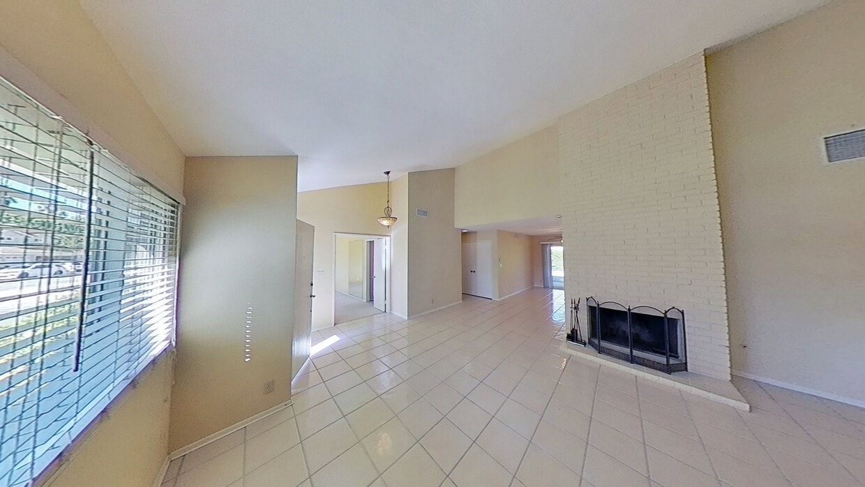 3D Tour - 205 Larkhill St