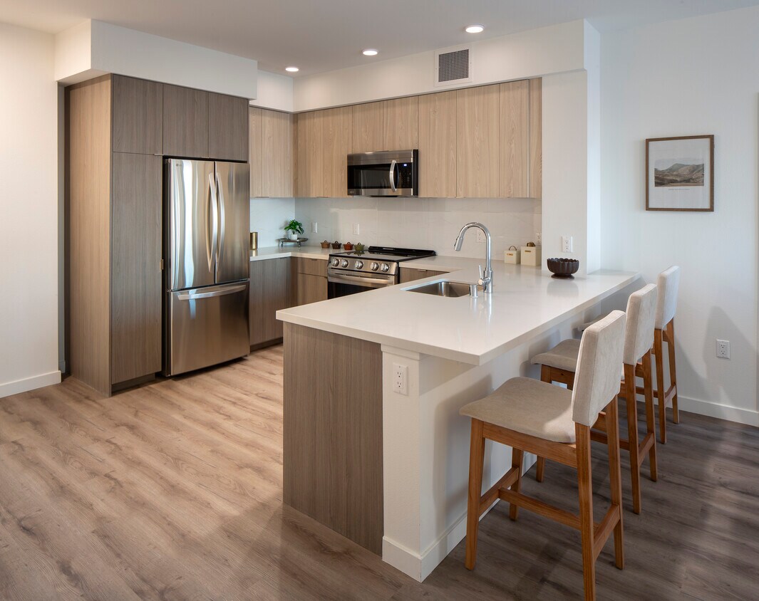 Floor Plan - 2 Bed 2 Bath - 1004 sqft