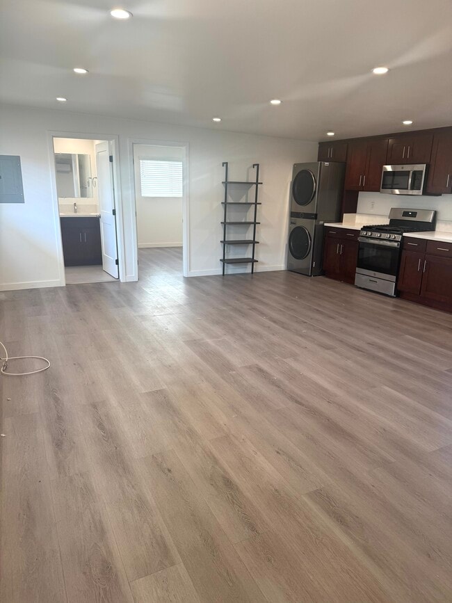 Photo - 332 Thompson Ave Unit C