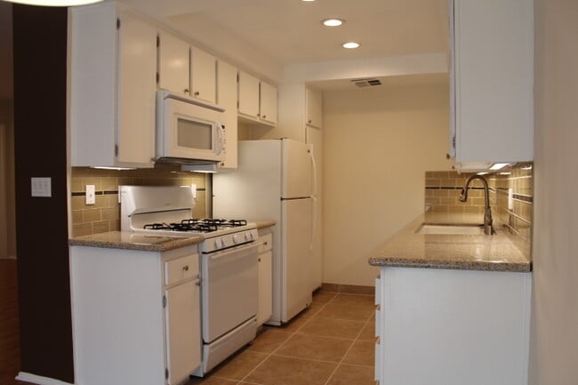 Photo - 2349 S Bentley Ave