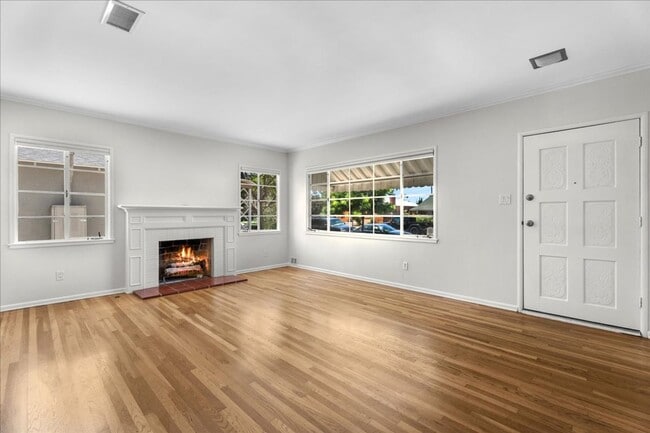 Photo - 6706 Densmore Ave