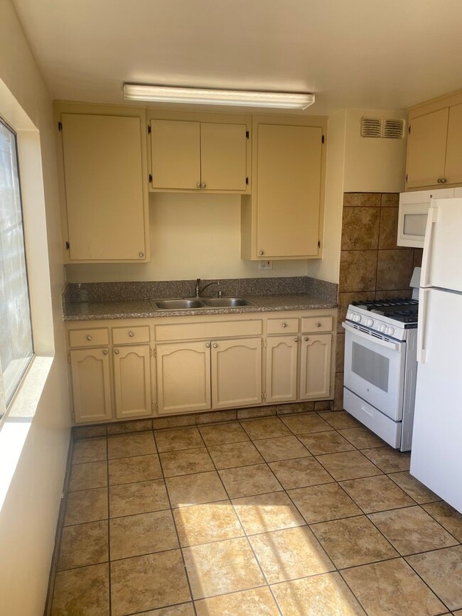 Photo - 349 E 80th St Unit # 1