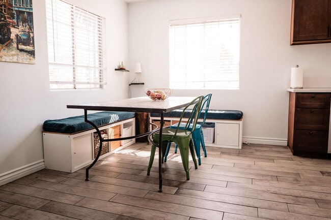 Photo - 2631 S Rimpau Blvd