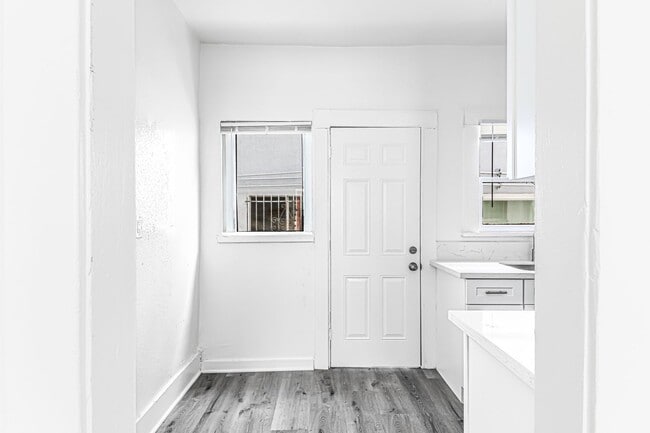 Photo - 1045 E 4th St Unit 12