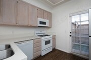 Photo - 1420 Hornblend St