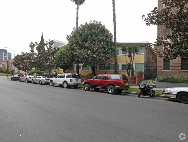 Catalina Tropics - 455 S. Catalina