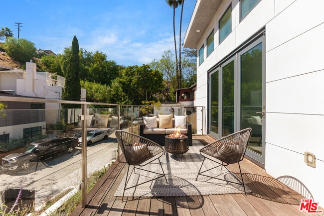Photo - 443 W Avenue 37
