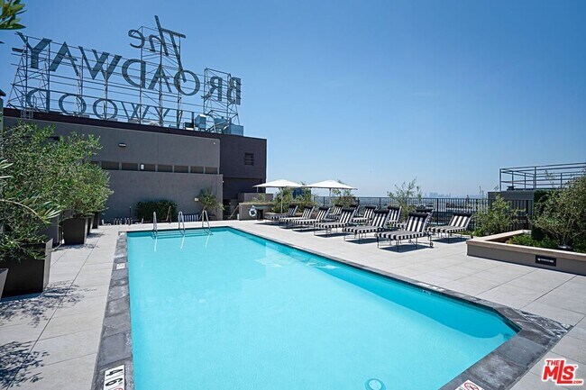 Photo - 1645 Vine St Unit 703