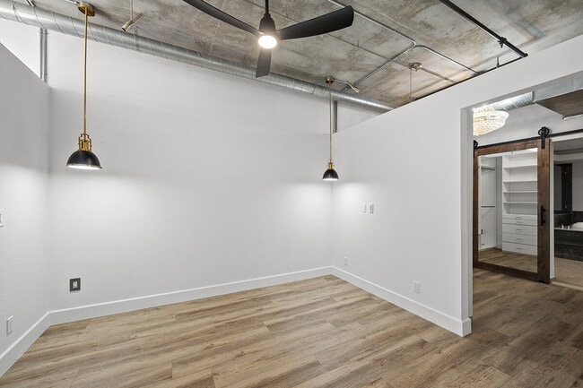 Photo - $3,895 - 1 Bed + Den / 1.5 Bath Condo at Parkloft Residence in Downtown San Diego Unit 312