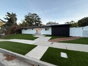 Photo - 20300 Oxnard St