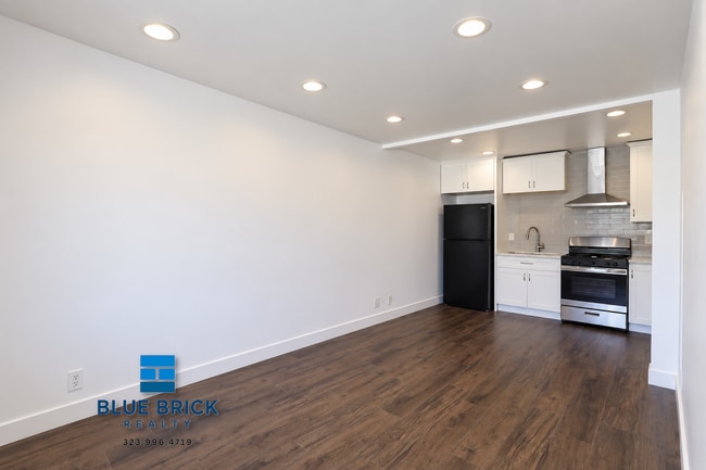 Photo - 14235 Vanowen St Unit 19