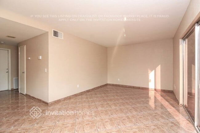 Photo - 25762 Fir Ave